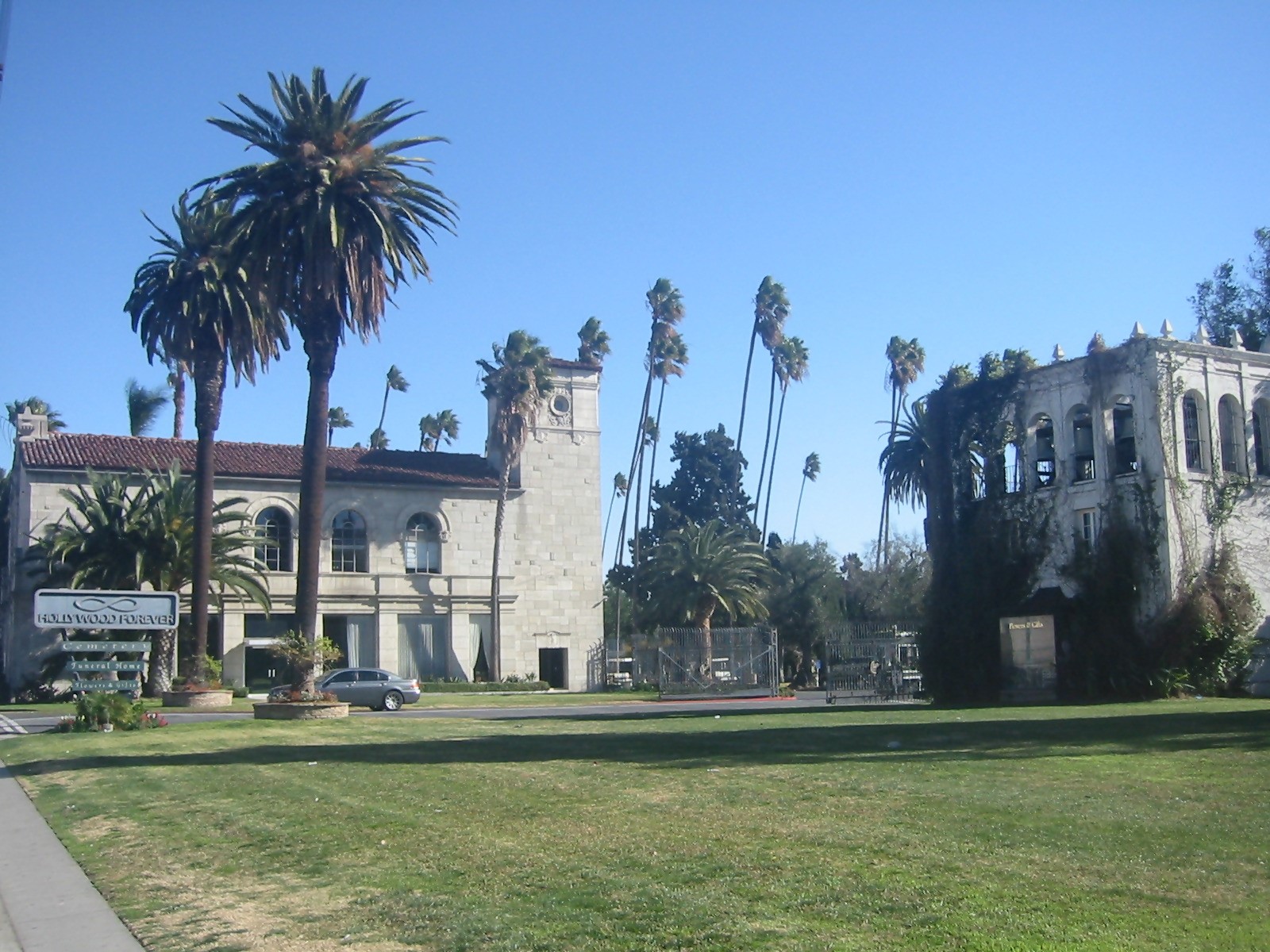 What is the Hollywood Forever Cemetery LA Ghosts
